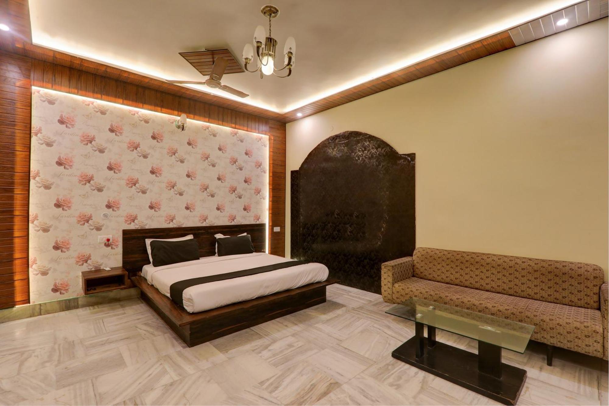 Hotel O Flagship Adbhut Moment Hotel فاراناسي المظهر الخارجي الصورة