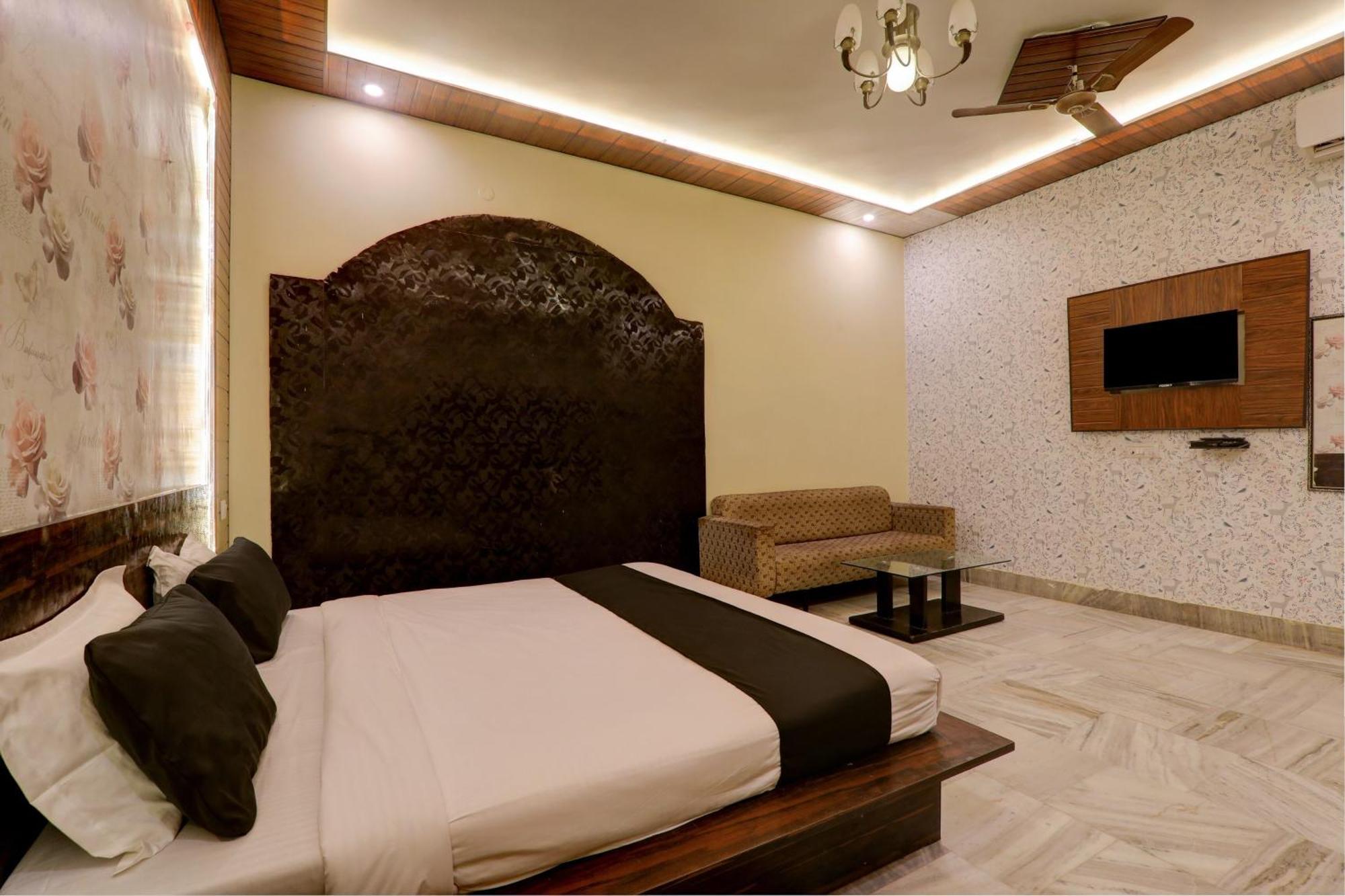 Hotel O Flagship Adbhut Moment Hotel فاراناسي المظهر الخارجي الصورة